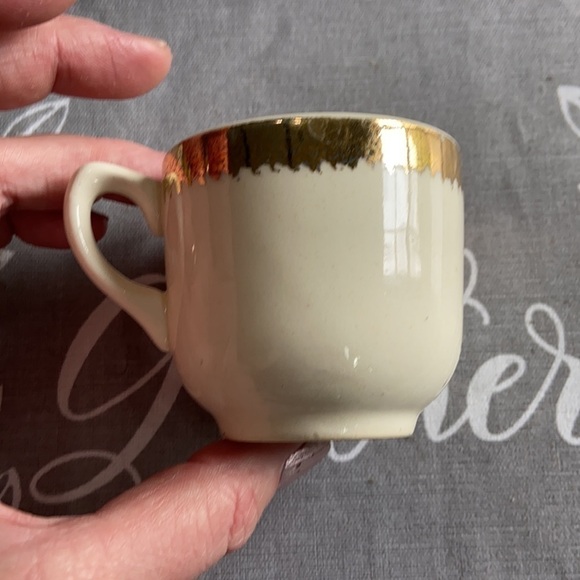 VINTAGE Mini Floral Gold Trim Tea cup and saucer - Picture 5 of 9